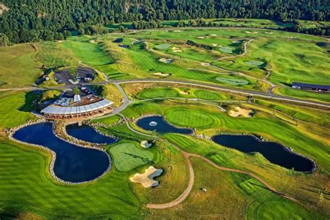 Panorama golf - Autorem golfového areálu Panorama Golf Resort Kácov je tým Golfer Course Creators. Golfové hřiště Golf Resort Panorama Kácov je tvořeno třemi devítkami, které se jmenují Forest, Meadows a River.. První devítka s názvem Forest je umístěna v lesním porostu. Meadows je umístěna na rozlehlých loukách a nabízí klidnější a přehlednější hru.